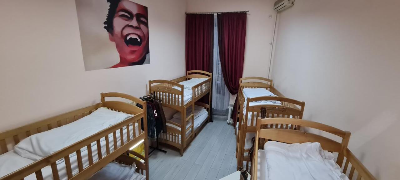 Dja Hostel Kiev Luaran gambar