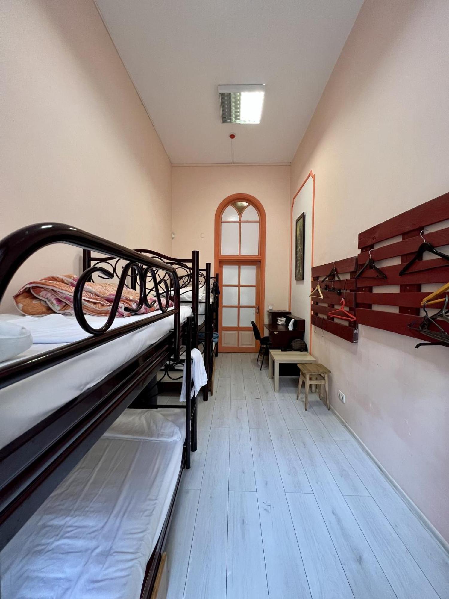 Dja Hostel Kiev Luaran gambar