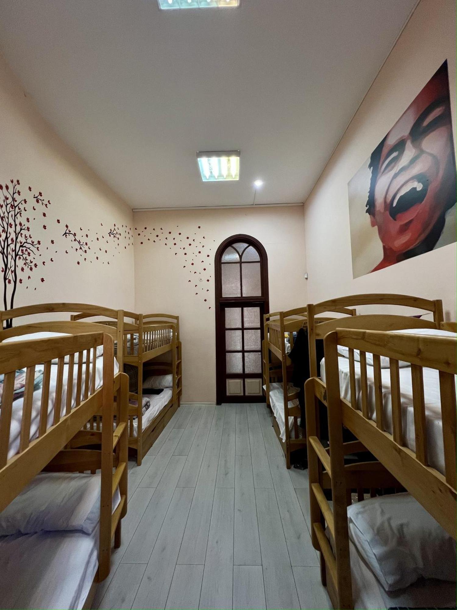 Dja Hostel Kiev Luaran gambar